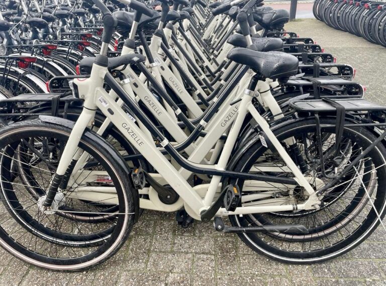120 pieces of Gazelle CityGo ex-rental bikes in very good condition!